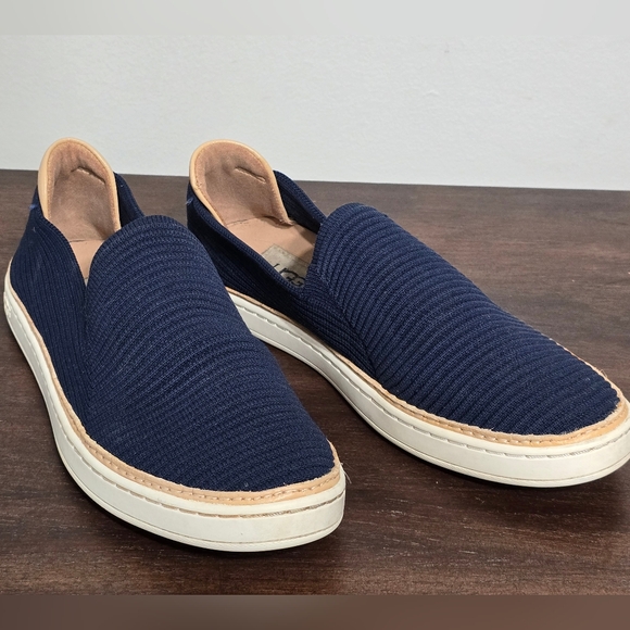 UGG Shoes - UGG Sammy Wavy Slip-on Sneaker Women's Size 7.5